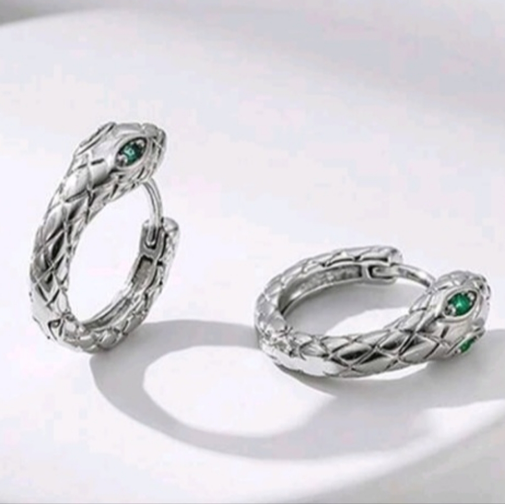 NEW!! Silver Plated Snake Emerald Eyes Huggie Hoop Emerald